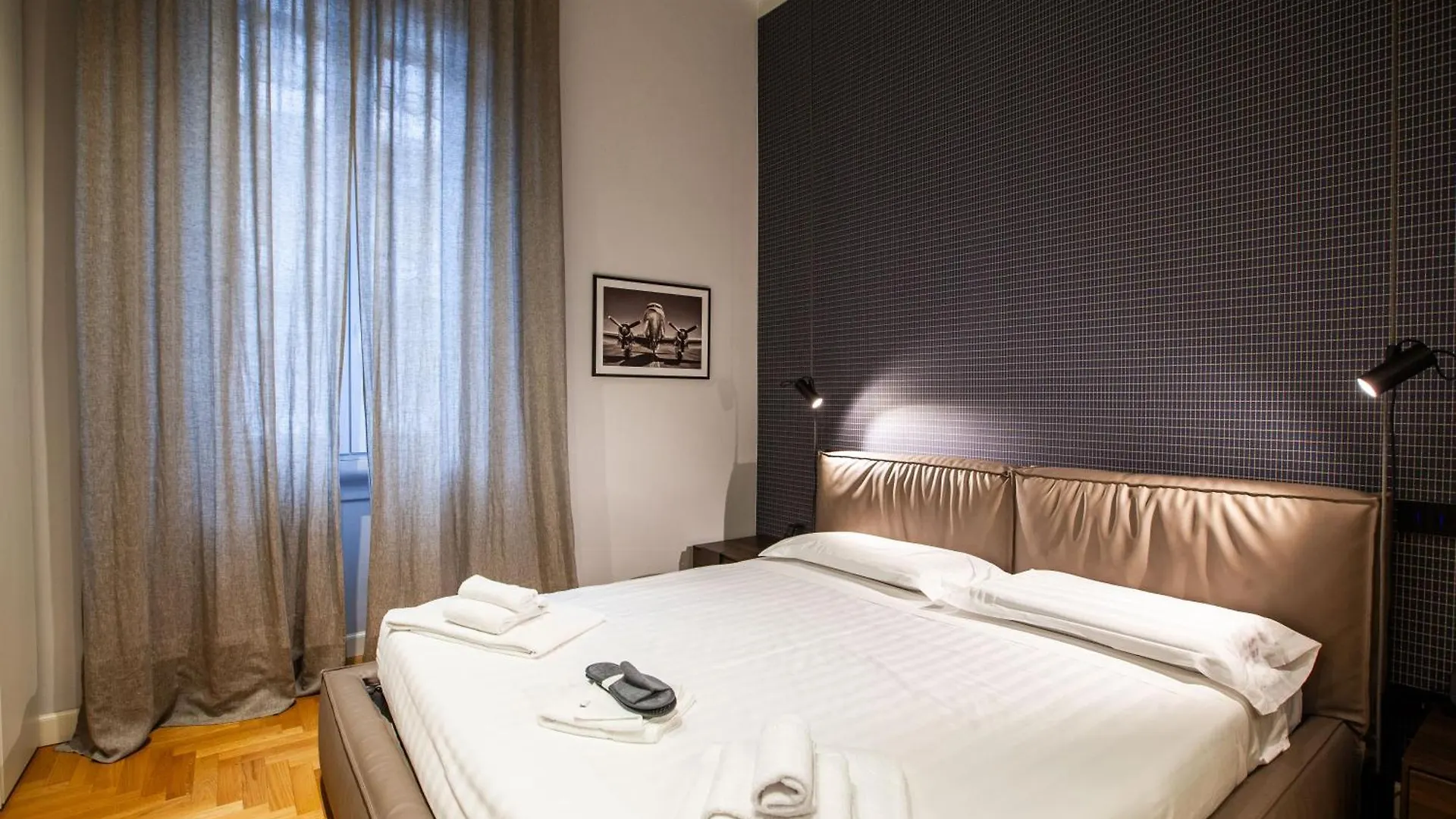 Apartment Home Boutique Con Cortile-Design&Fashion District Milan Italy