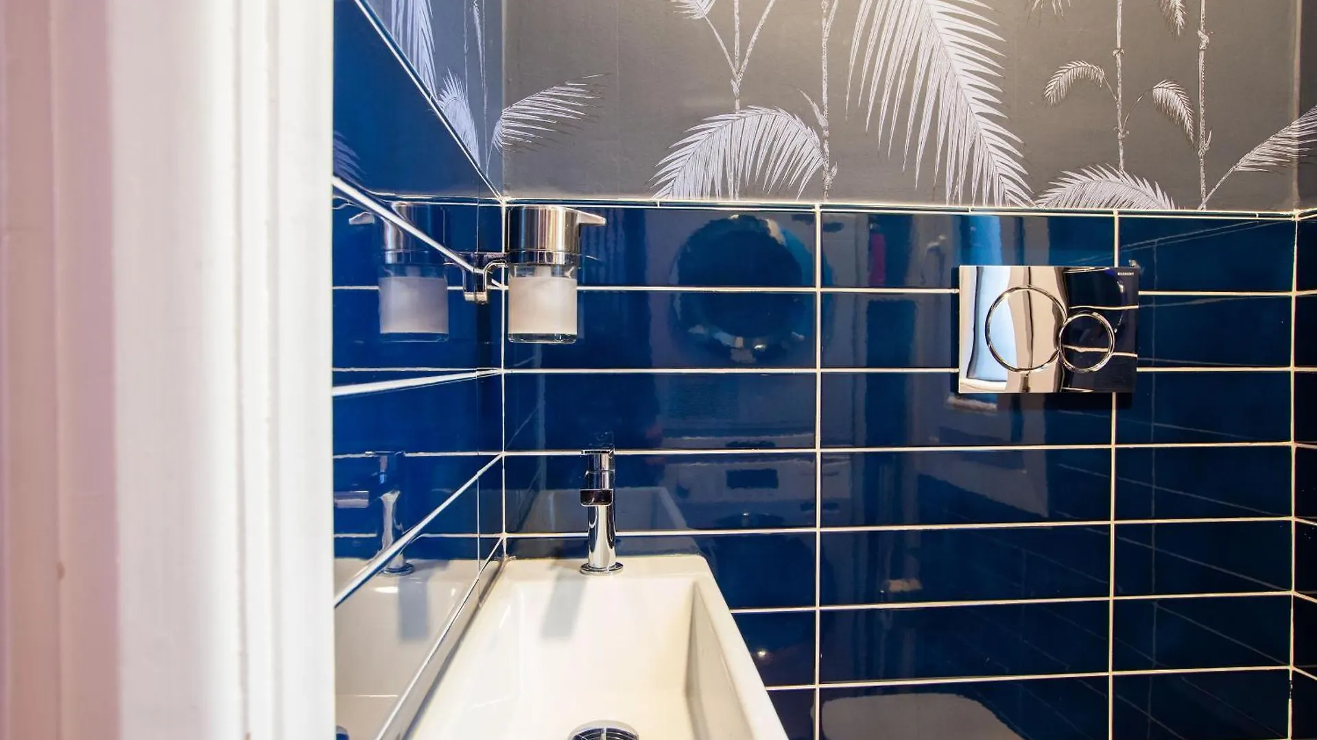 Apartment Home Boutique Con Cortile-Design&Fashion District Milan Italy